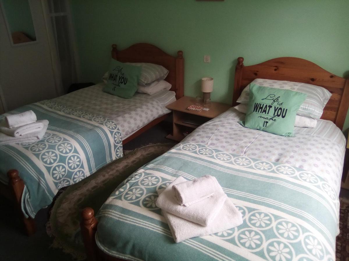 Lenard Charles Bed & Breakfast Juvigny-Val-d'Andaine Exteriör bild