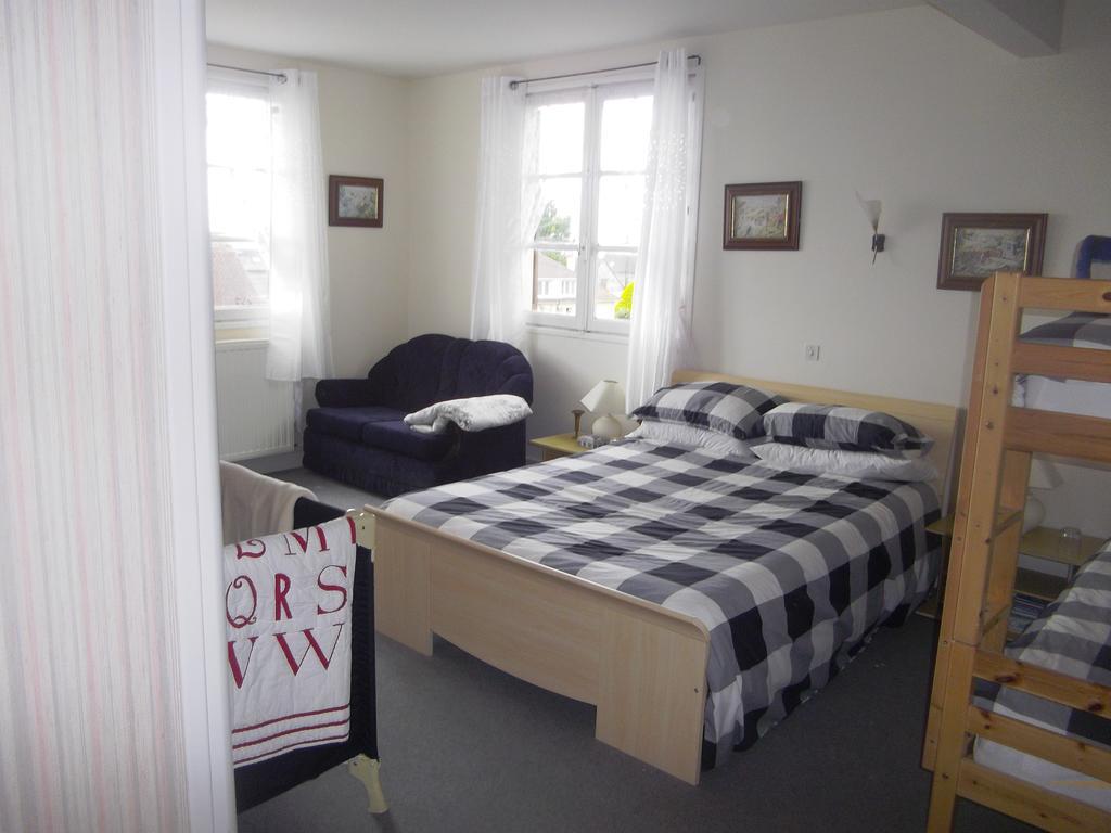 Lenard Charles Bed & Breakfast Juvigny-Val-d'Andaine Rum bild