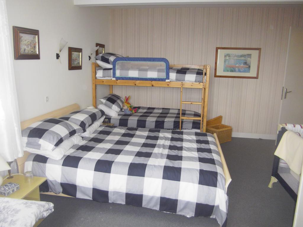Lenard Charles Bed & Breakfast Juvigny-Val-d'Andaine Rum bild